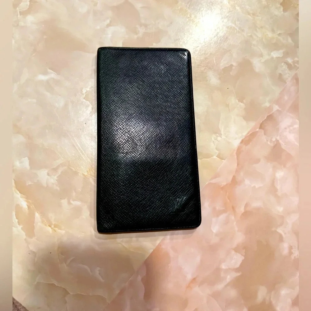 💯 Authentic Louis Vuitton Taiga Leather Long Wallet (175)